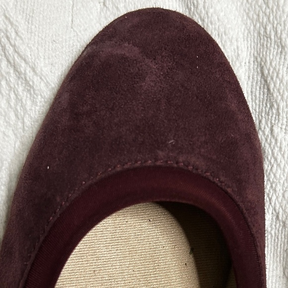 Clarks Women's 6.5 Wide Plum Purple Suede Like Pump Wedding Event Holiday Shoea - Picture 2 of 12